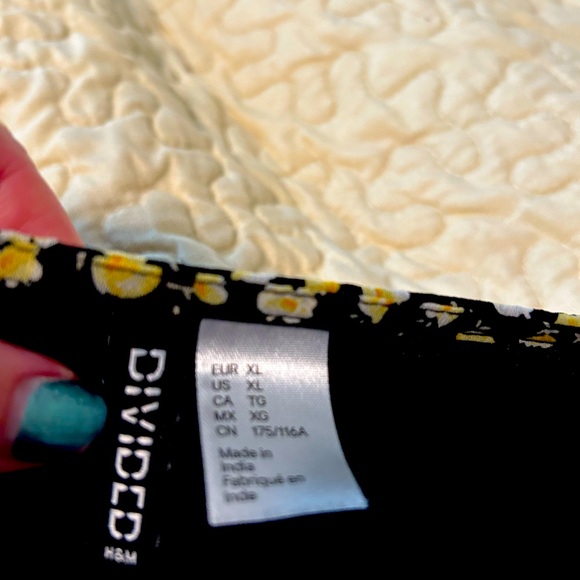 🌼 H & M dress 🌼 - Picture 3 of 3